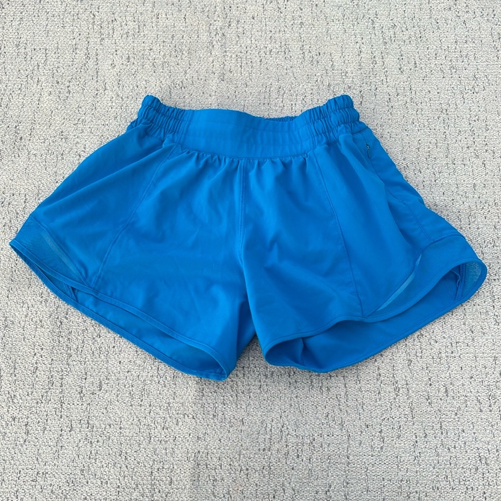 Lululemon Hotty Hot shorts NO LINER!! Size 4 poolside blue color